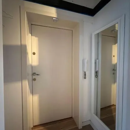 Beautiful Centre With Balcony Apartment *