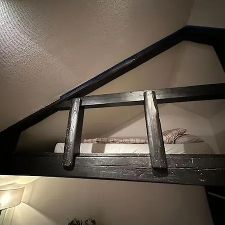 Beautiful Centre With Balcony