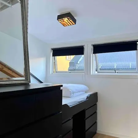 Beautiful Centre With Balcony Apartment
