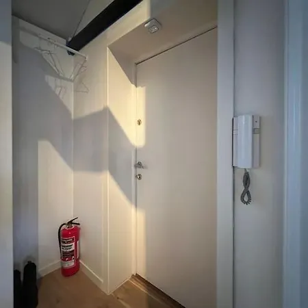 Beautiful Centre With Balcony